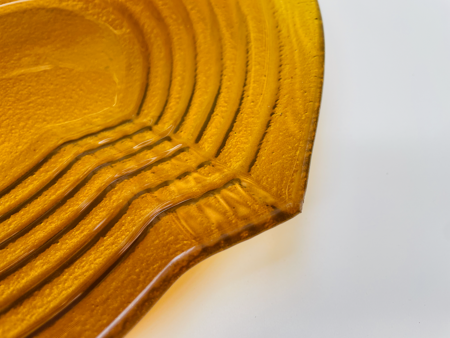 STAP design glass fruit bowl 32 x 30 cm honey gold color