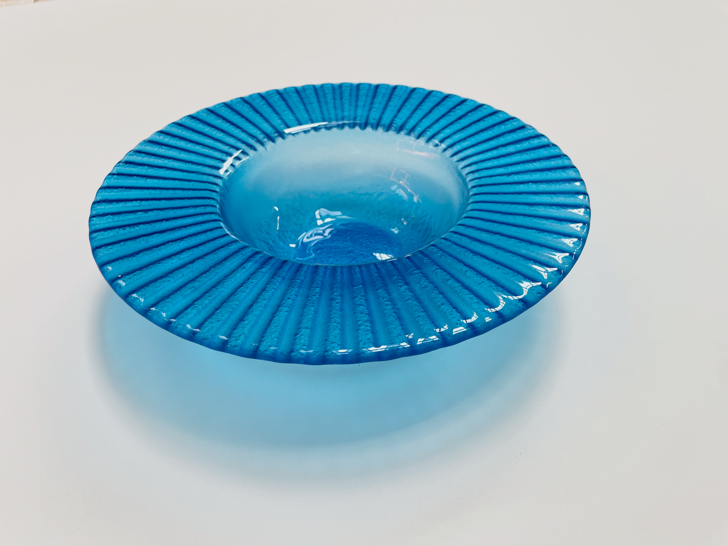 NUBIS design round bowl 26 cm glass decorated with blue color
