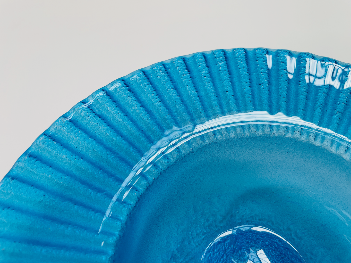 NUBIS design round bowl 26 cm glass decorated with blue color