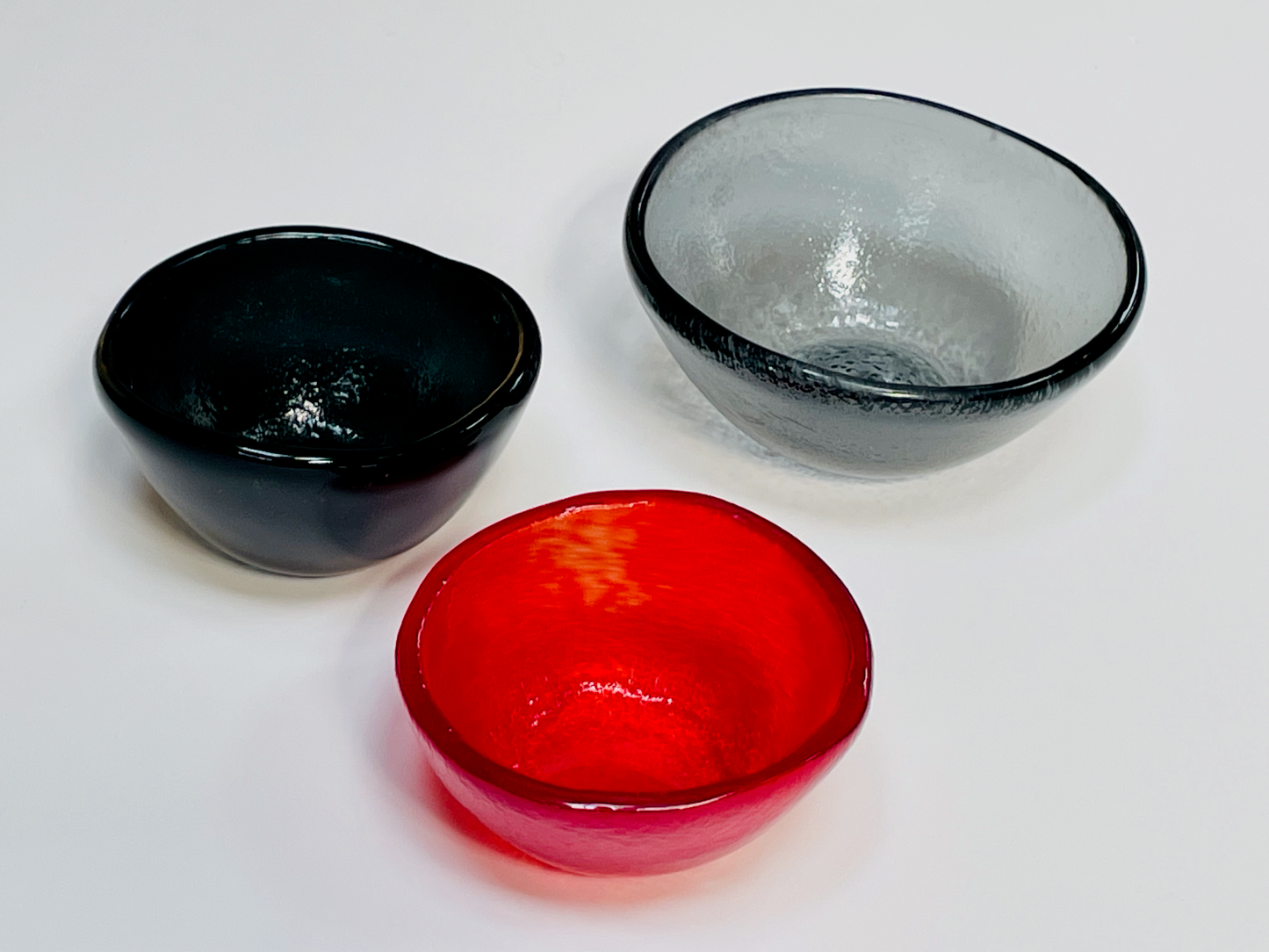 CUPOTEA small glass bowl d9 cm in black, grey and red