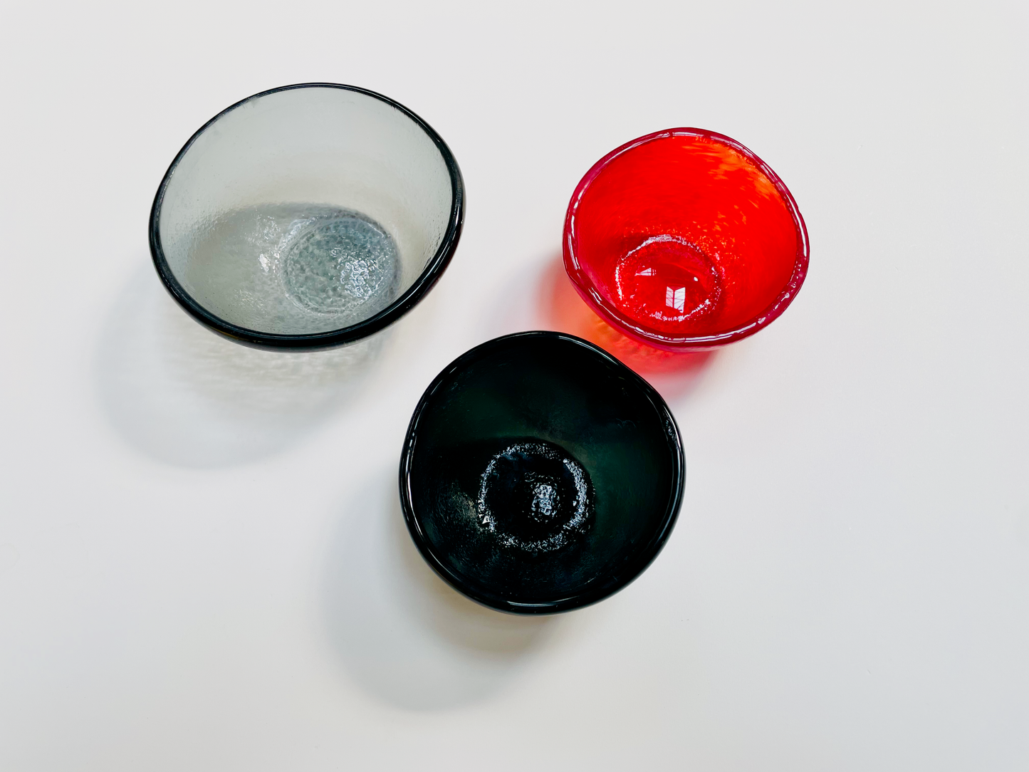 CUPOTEA small glass bowl d9 cm in black, grey and red