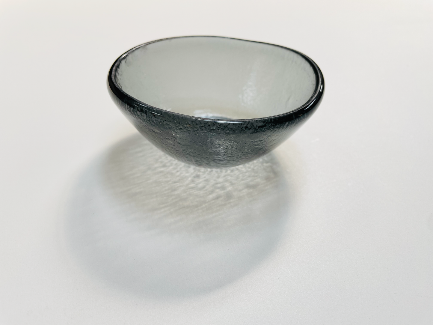 CUPOTEA small glass bowl d9 cm in black, grey and red