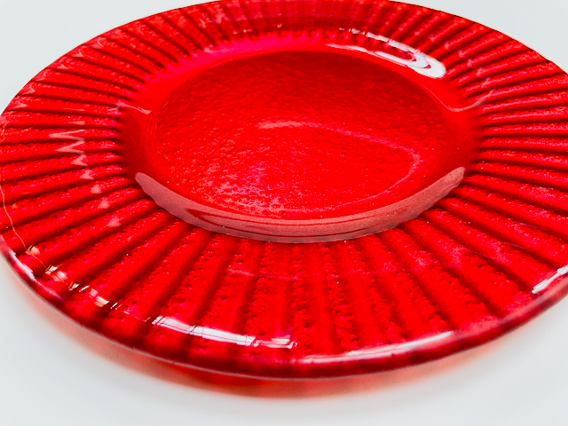 NUBIS design round plate d20 cm glass decorated with red metallic color