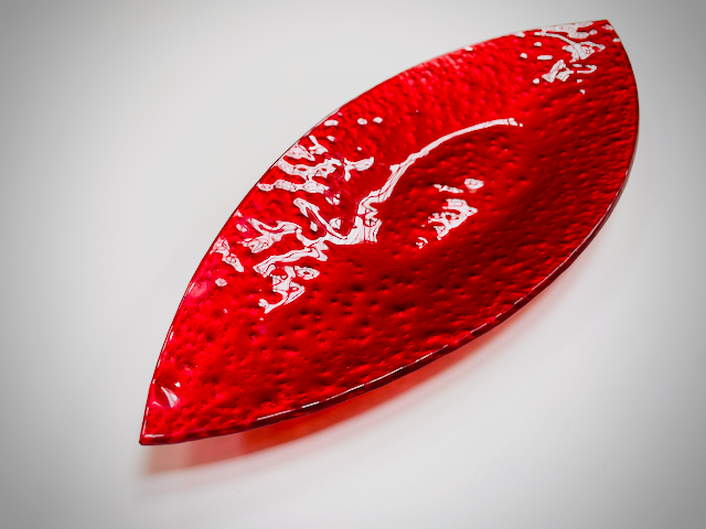 JAVA pointed oval bowl 35x15 cm red metallic decoration
