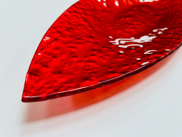 JAVA pointed oval bowl 35x15 cm red metallic decoration