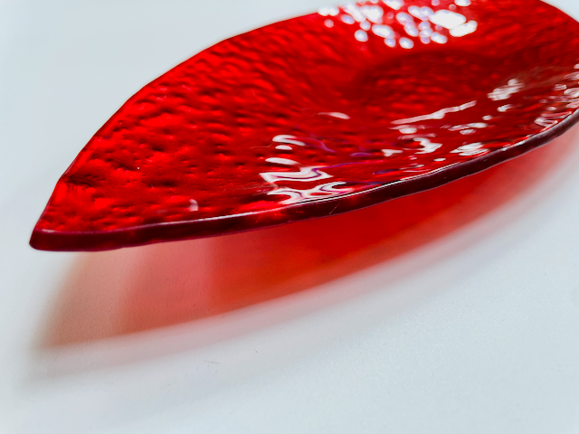 JAVA pointed oval bowl 35x15 cm red metallic decoration