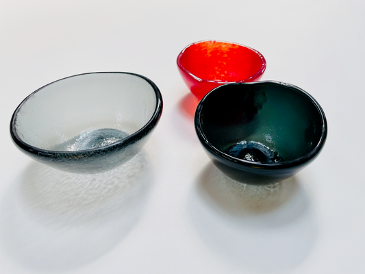 CUPOTEA small glass bowl d9 cm in black, grey and red