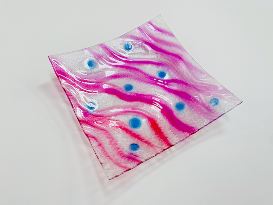 VODA square glass fruit bowl 30x30 cm decorated with blue and magenta colors